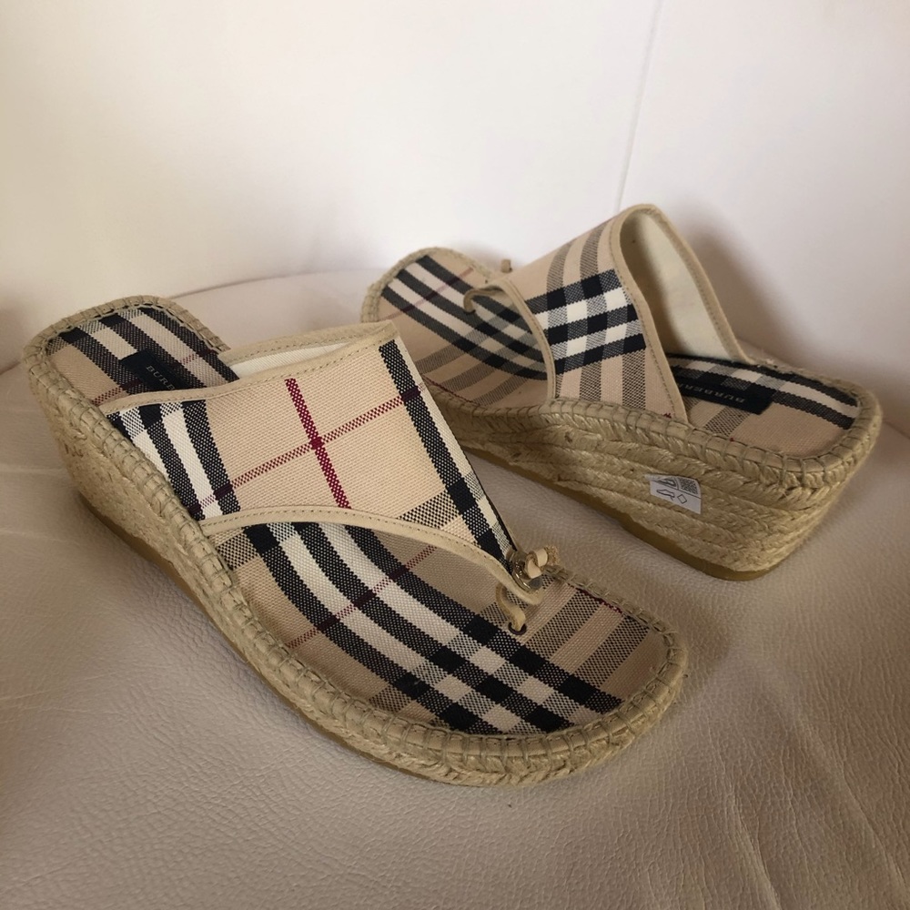 NWOT Burberry Sandals